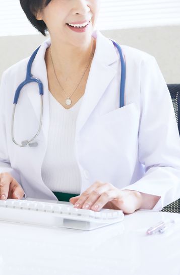 産婦人科専門医の女性医師による診療イメージ